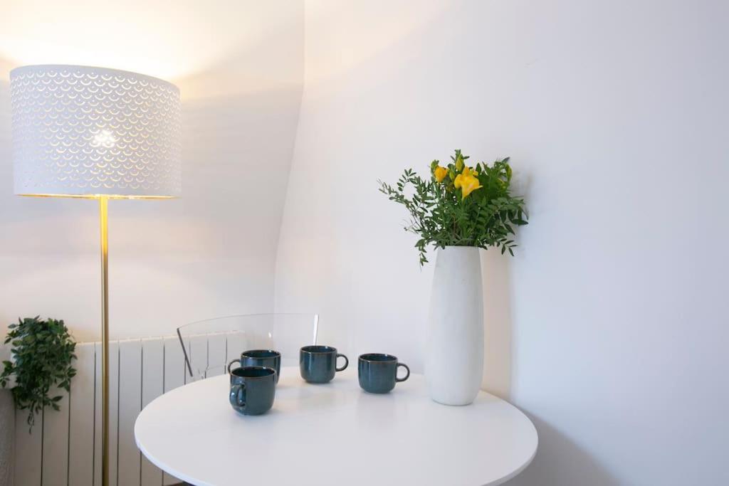 Heavenly & Cozy Parisian Flat - Place Voltaire * Parigi